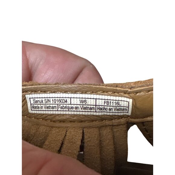 Sanuk Womens Size 6 Fringe Sandals Tan Suede With Rubber Sole Made In Vietnam - Picture 6 of 6